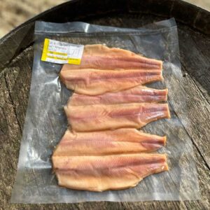 Hot-smoked trout fillets / 6 pieces